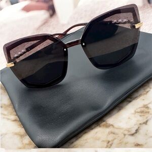 Chic Oversized Black Sunglasses